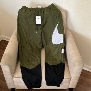 Nike Windbreaker Joggers